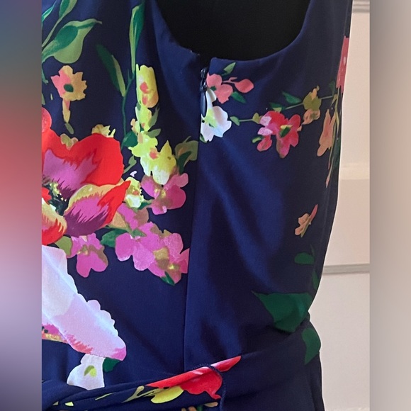 Excellent condition- Lauren Ralph Lauren Floral Fit and Flare Dress- Size 12 - Picture 5 of 9